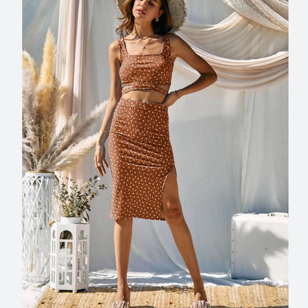 New Boho Chic Ditsy Floral Two-Piece Summer Vacation Midi Set